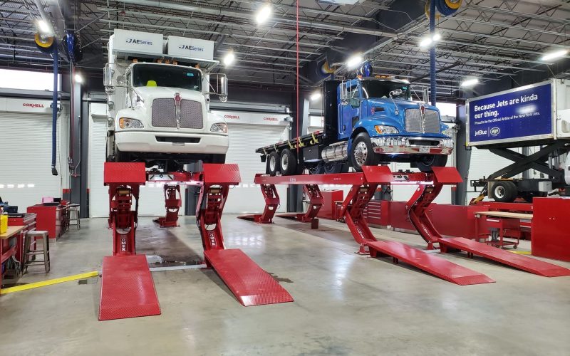 Podnosnik-nozycowy-najazdowy-35t